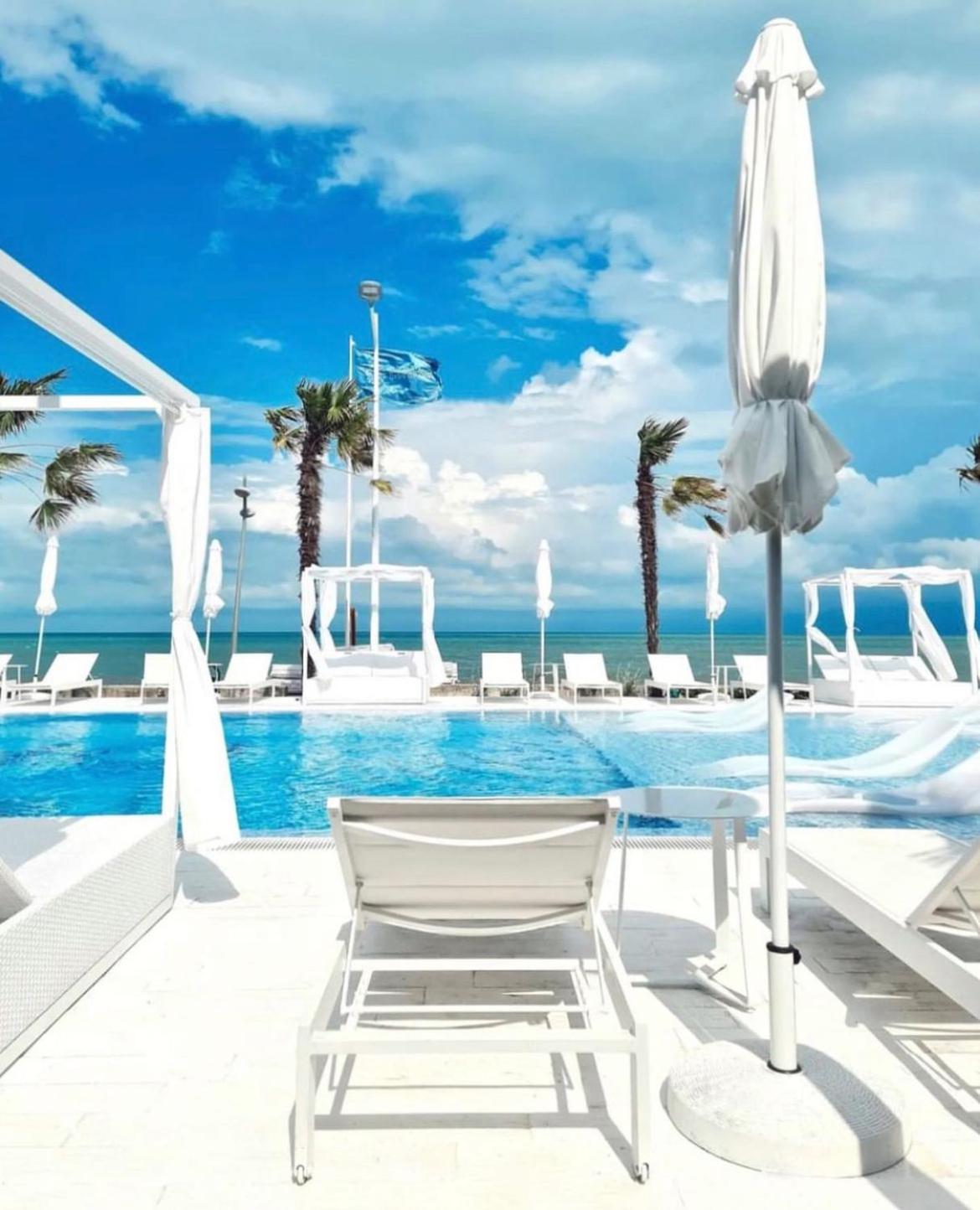 Cемейный Номер С Балконом На 4 Чел Dreamland Oasis Chakvi Exteriör bild